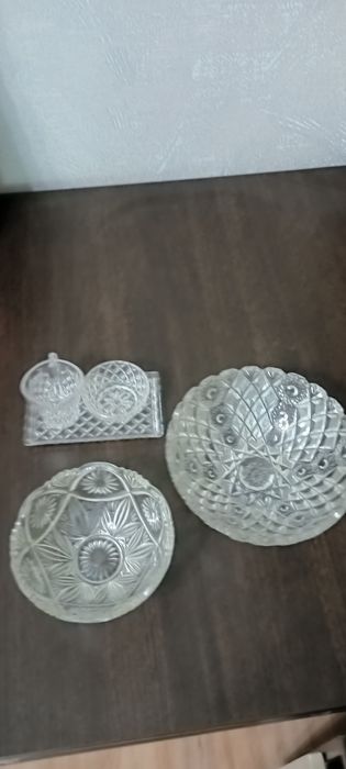 Салатницы и Молочница с сахарницей