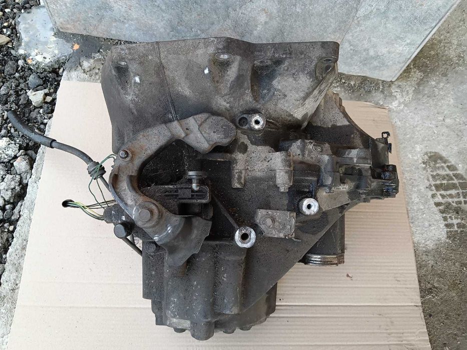Cutie viteze manuala Ford Focus 3 1.6 TDCI cod AV6R-7002-KF