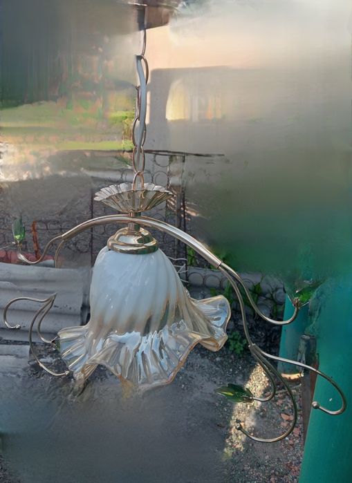 Продается люстра