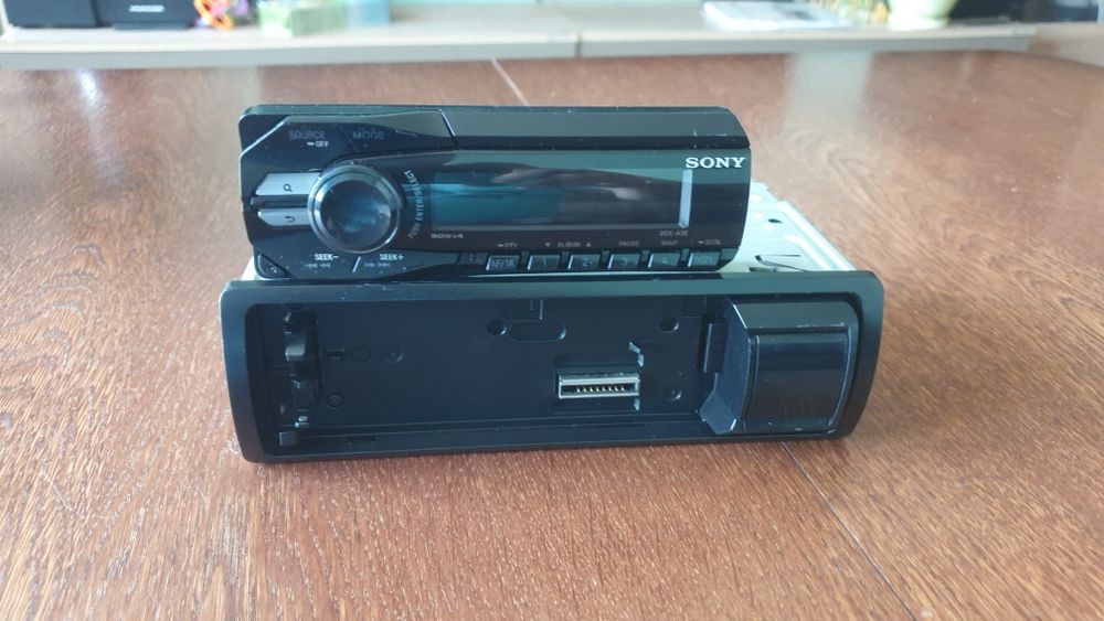 Авто плеър радио музика за кола Сони Sony  USB AUX