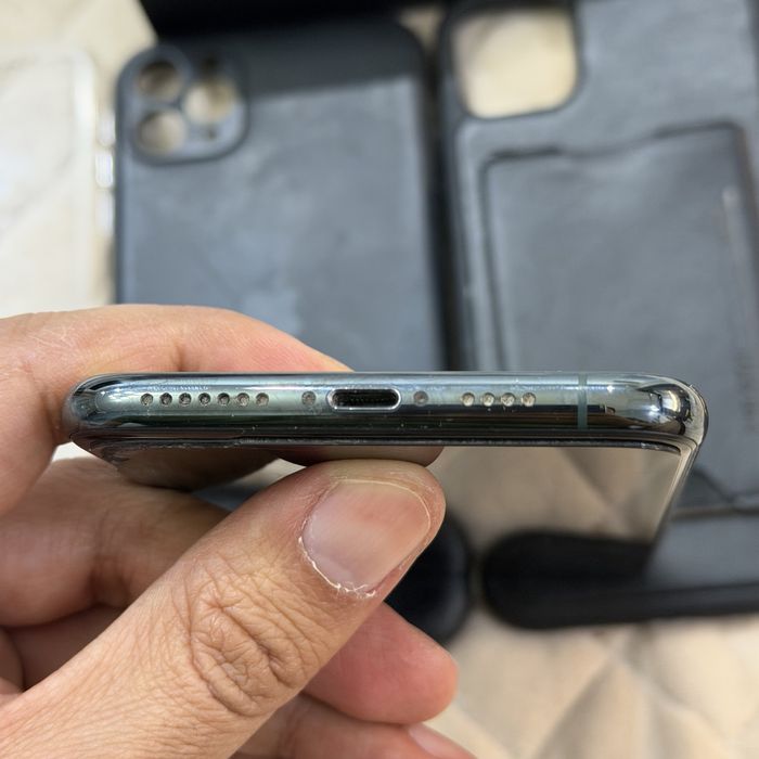 Продам айфон 11 pro max 256