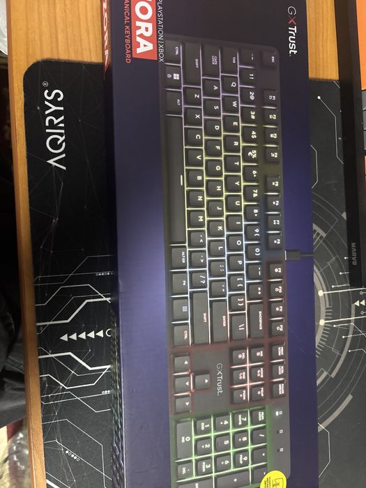 Tastatura Gaming Mecanica Trust GXT871 ZORA