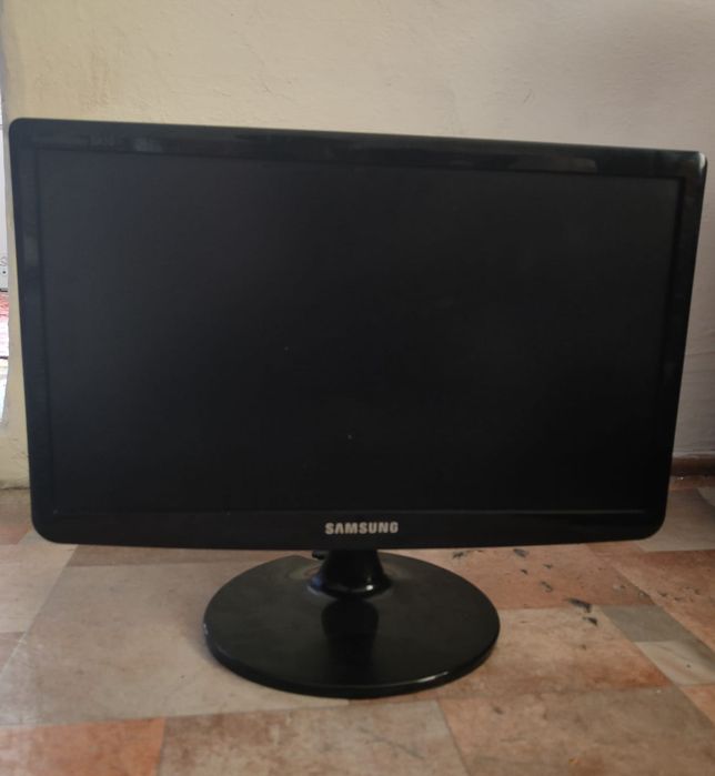 Продам монитор Samsung Syncmaster S19A10N
