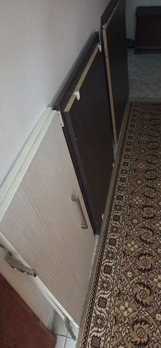 Продавам детски шкаф с ракла и друга ракла детска.