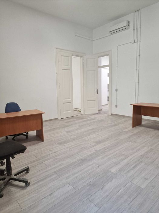 Inchiriez spatiu birouri  Piata Unirii recent renovat - PRIMA INCHIRIERE 13 EUR/mp