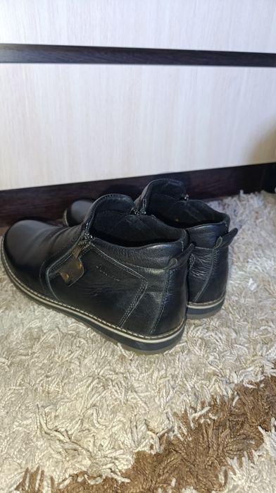 Продам мужские  кожаные осенние ботинки