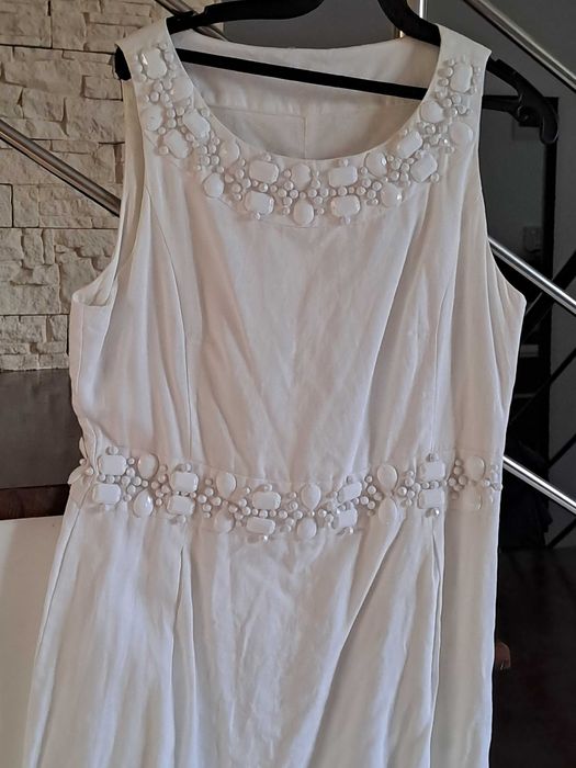 Rochie alba,mărimea 40.