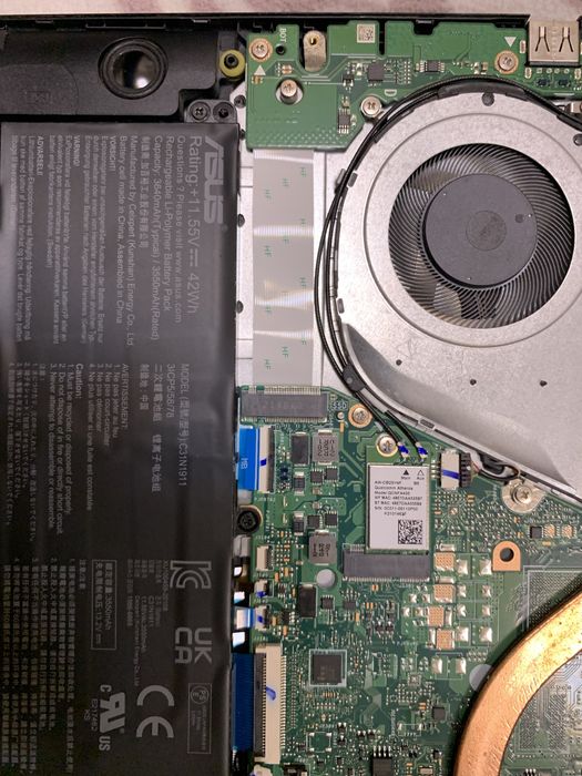 Лаптоп Asus VivoBook 14 K413EA-EB1513 на части или реновация