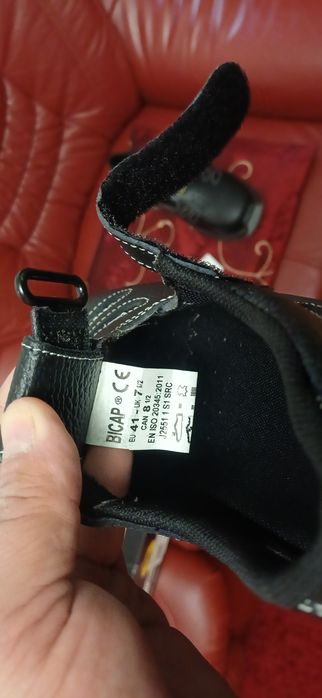 Pantofi(sandale)cu bombeu!Noi!