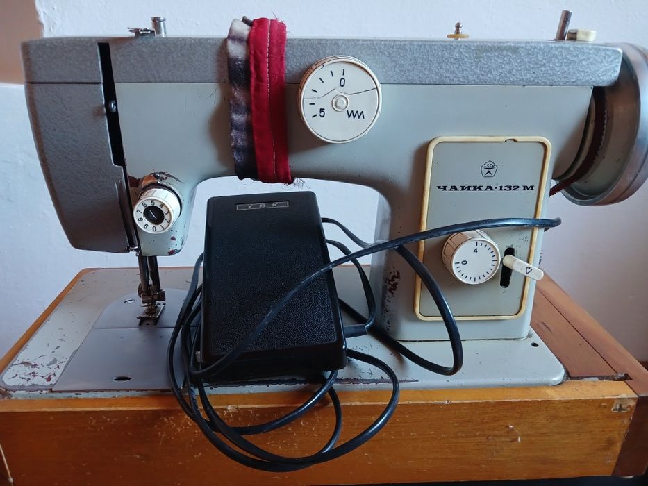 Продам швейную машину