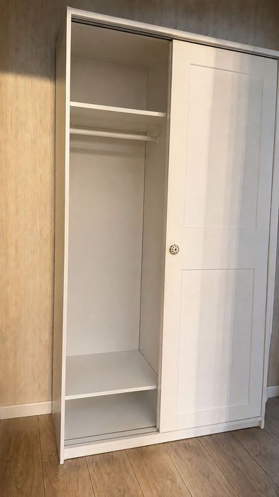 Шкаф Ikea платяной