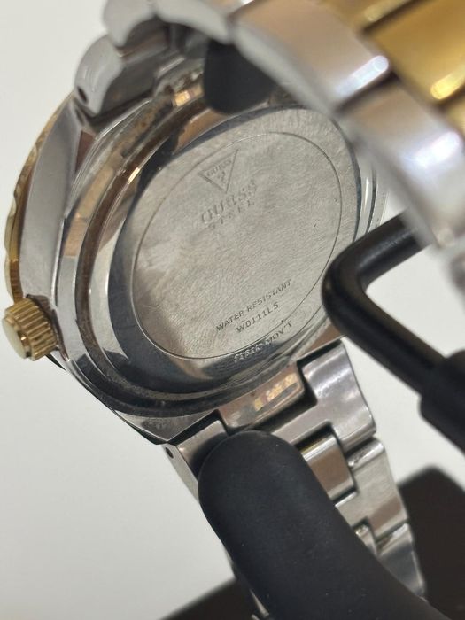 Guess W0111L5 Amanet BKG