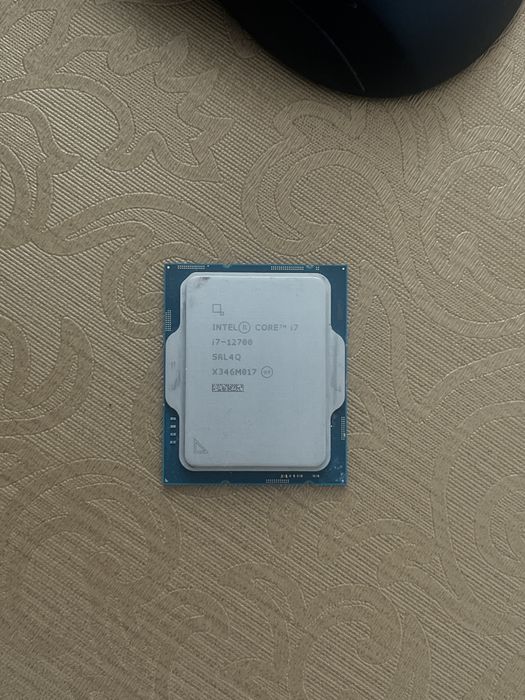 Процессор i7-12700