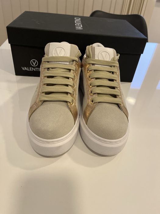 Дамски кожени спортни обувки VALENTINO