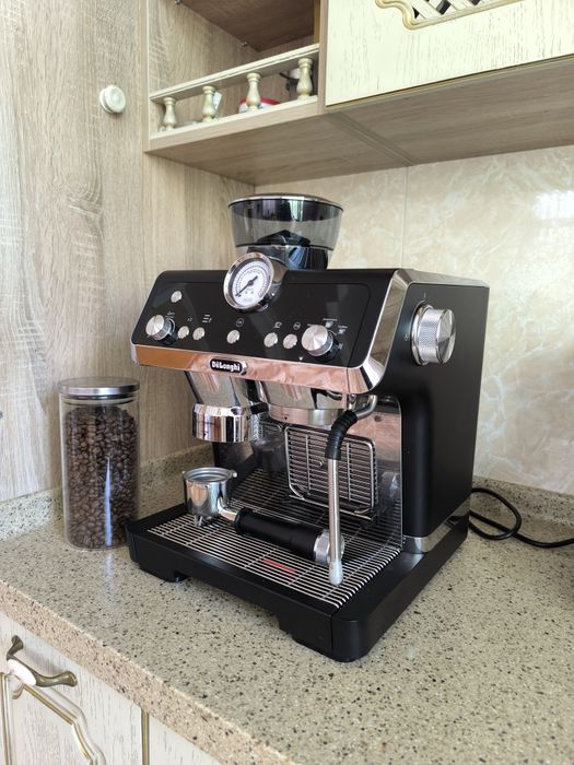 Кофемашина delonghi