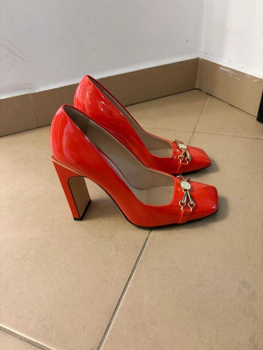Оригинални дамски обувки Pollini