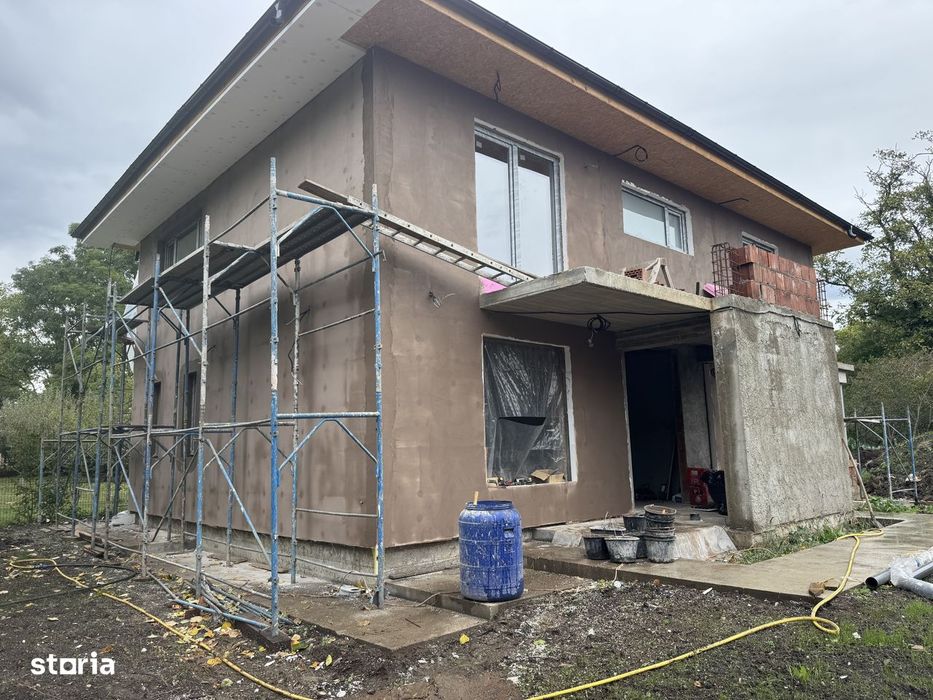 Vand CASA,VILA Noua P+1E 241,5Mp construit zona centrala BREAZA