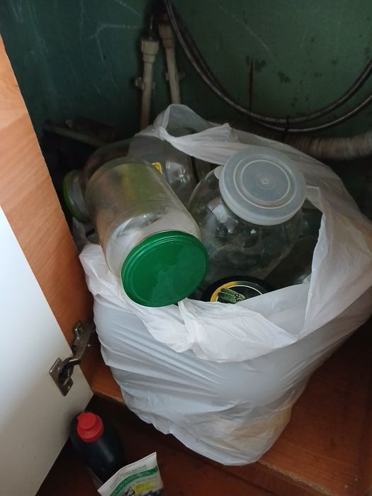 Прьдам банки двухлитр литров