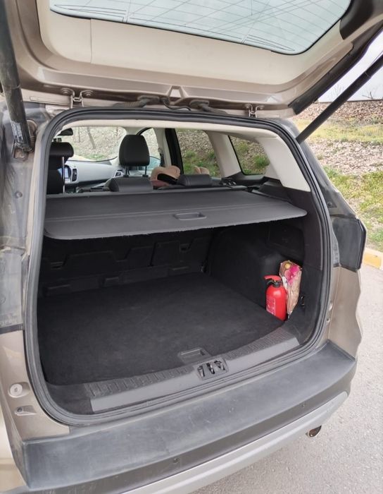 Vând Ford Kuga 2.0 180 CP