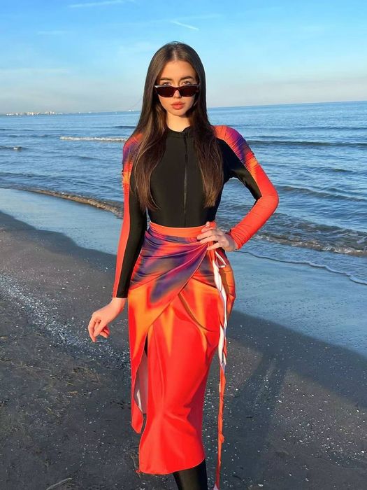 Продаю купальники новые