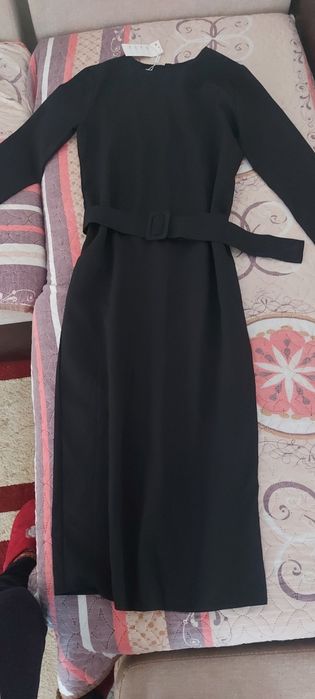 Продам классическое платье.