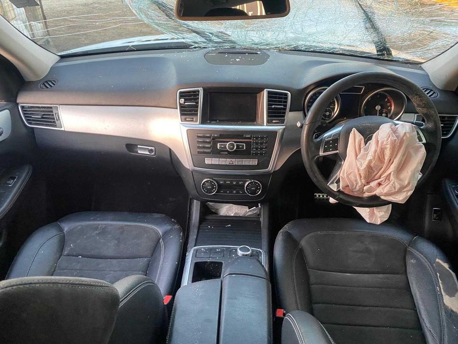 dezmembrez Mercedes ML w166/haion ml w166/aripa fata ml w166