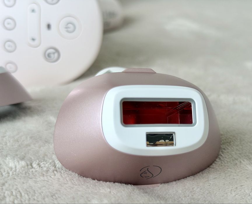 Фотоепилатор Philips Lumea Series 9900 с SmartSkin сензор (BRI977/00)