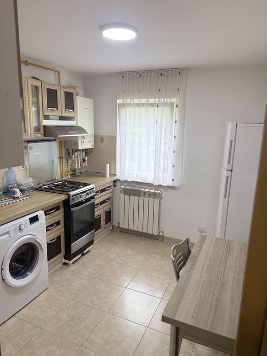 Inchiriez apartament zona centrală