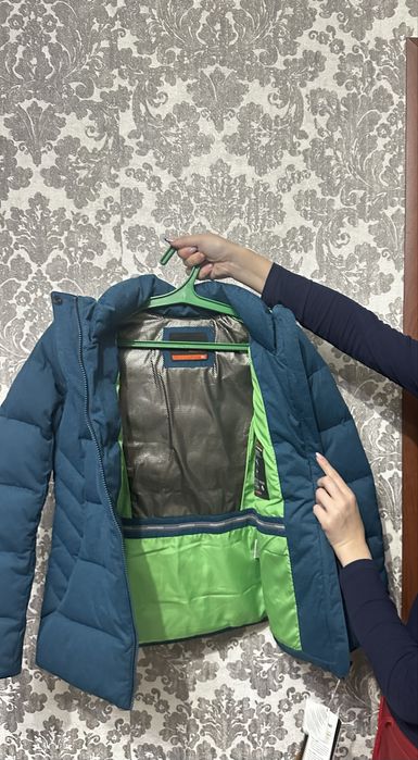 Продам куртку , корейский бренд