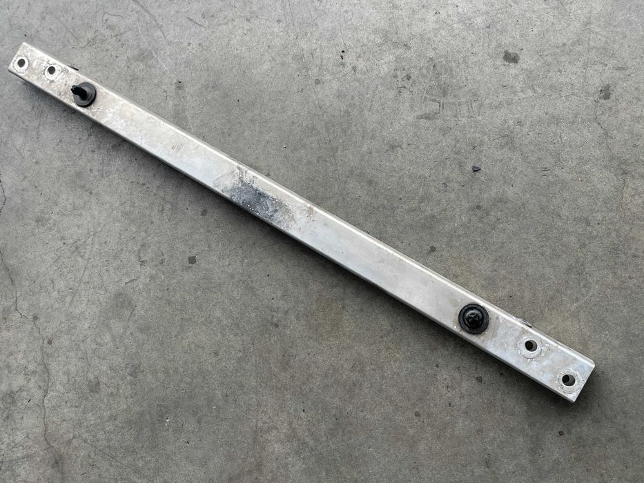 traversa superioara Vw Touareg CR7 - Audi Q7 4M cod 4M0802507