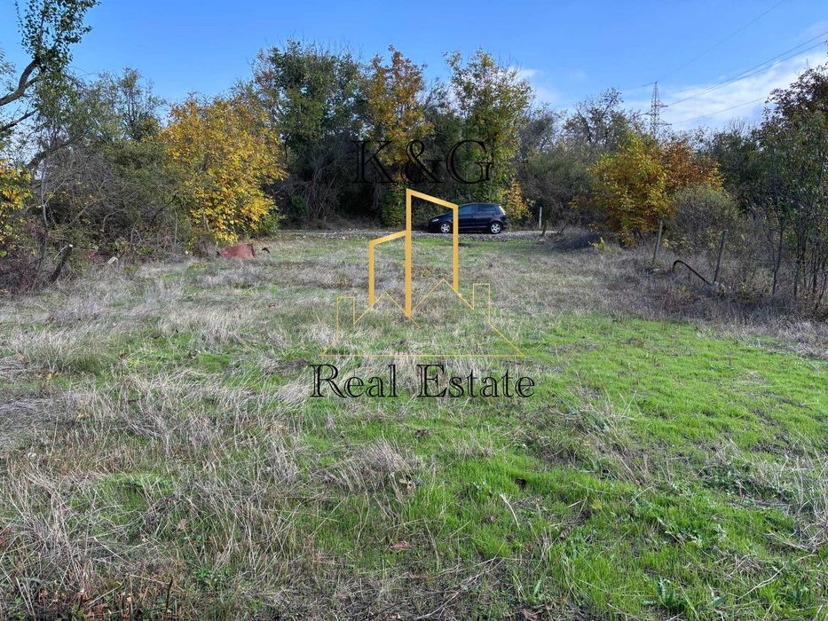 Едноетажна вила в м-та " Малкия хълм "