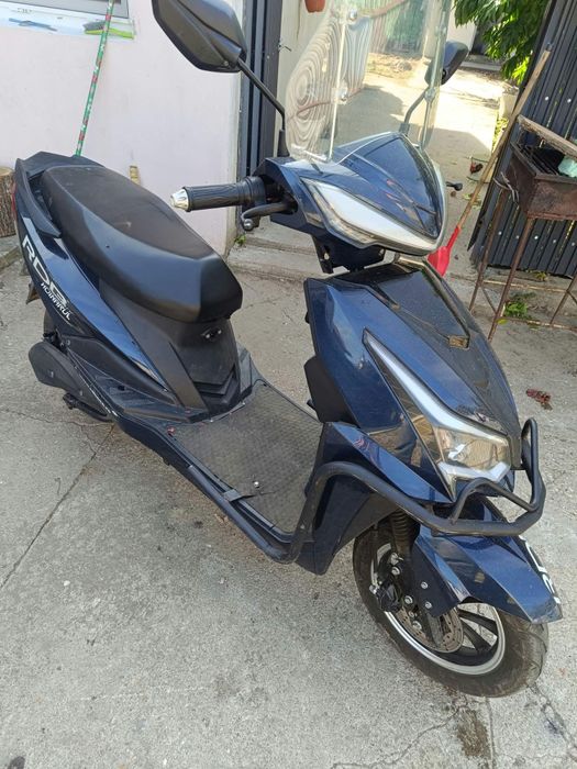 Vând scuter electric