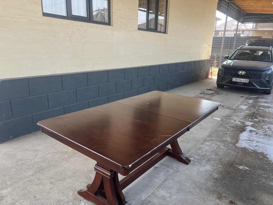 Стол из натурального дерева