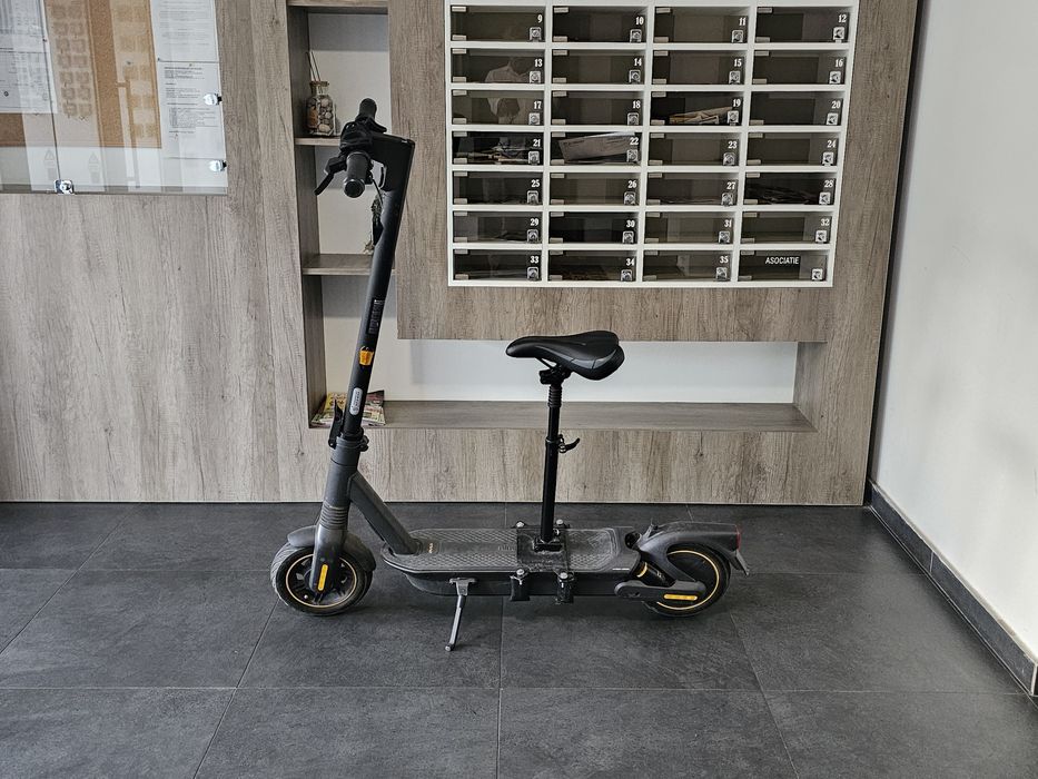 Trotineta electrica Segway Ninebot Max G2