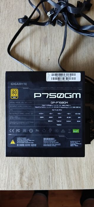 Vând sursă Gigabyte GM P750-GM Full Modulară