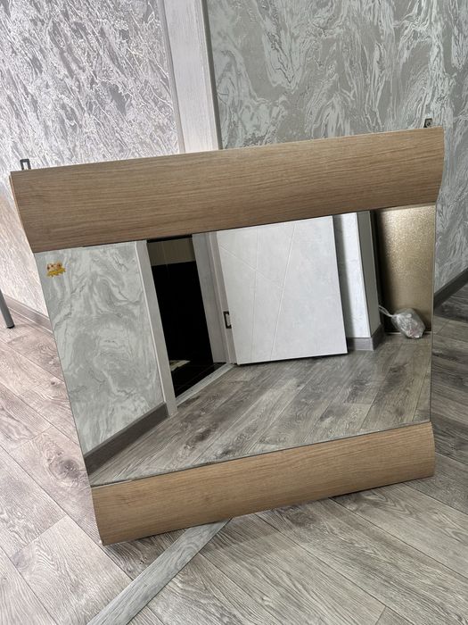 Продам зеркало в идеальном состояний