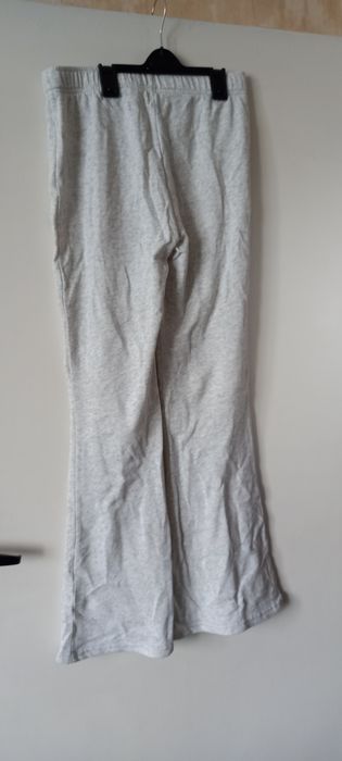 Долните от анцуг Hollister.