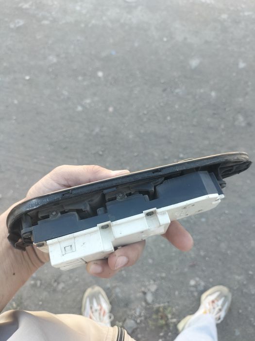 Пульт управление стеклоподёмника