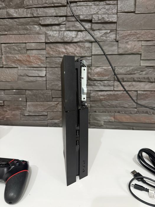 PS4 500GB – functioneaza perfect, gata de joc!