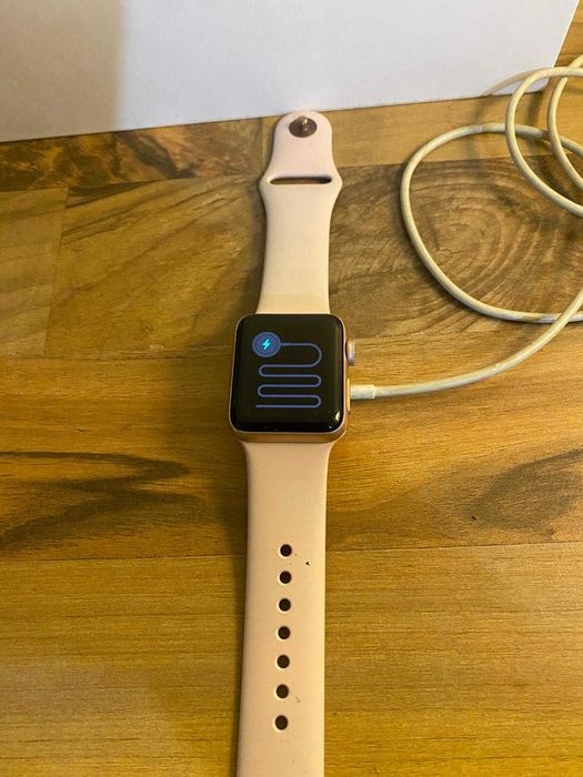 Apple Watch Series 3 – 38 мм алуминий в розово, GPS + LTE, с 2 каишки