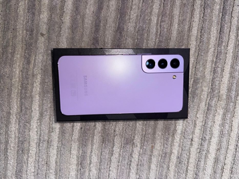 Продам Самсунг S22