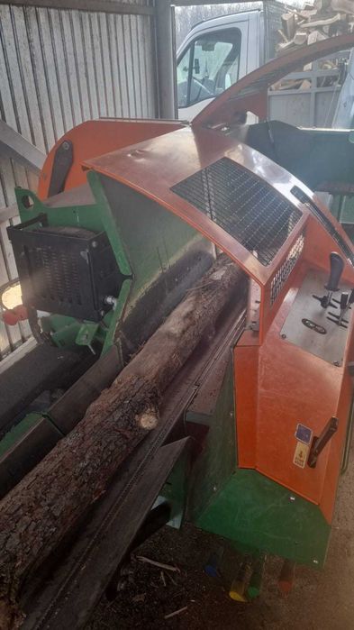 Vand linie de taiere -despicare lemn de foc