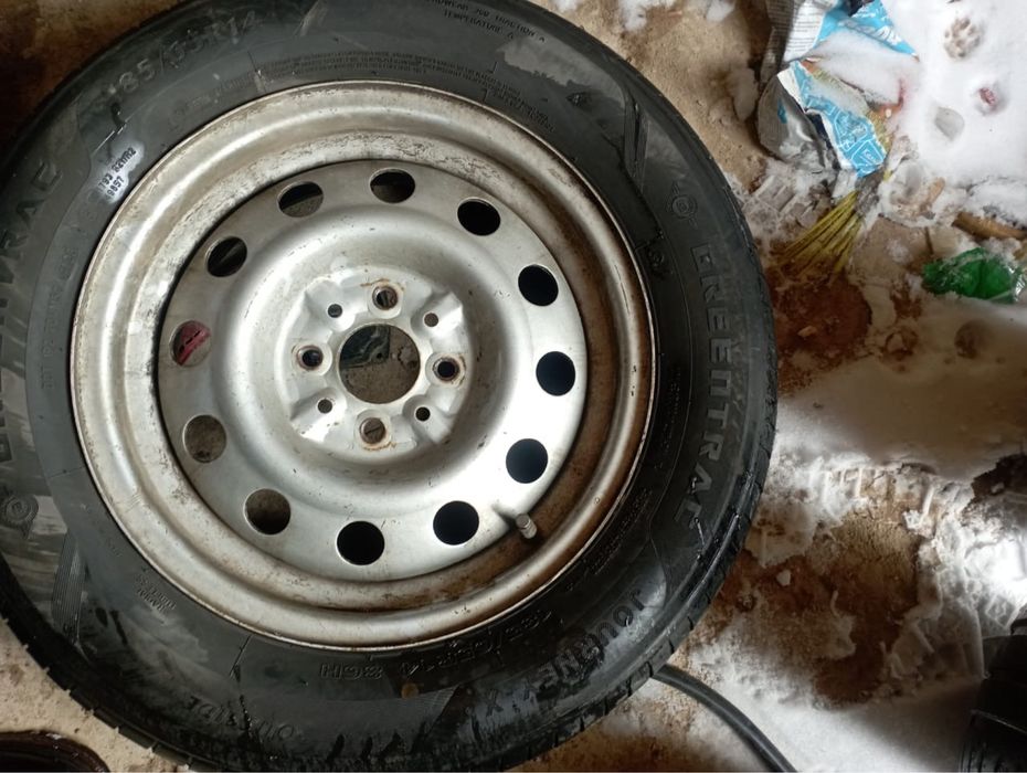 Продам резину с дисками на colkswagen passat