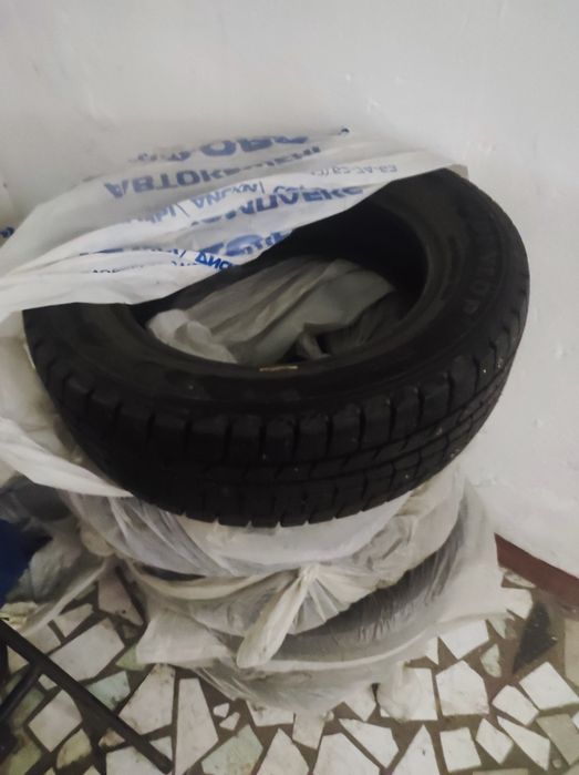 Комплект зимних Авто шин Dunlop