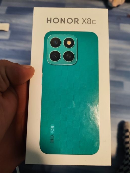 Honor x8c   8+8ram/256gb