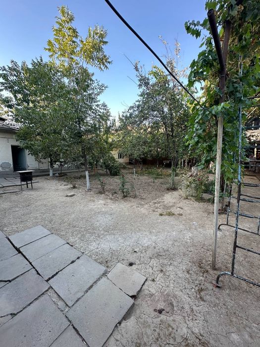 Уч тепа туман Бешкайрагоч махалла 6 сотх 10 хона срочний сотлад