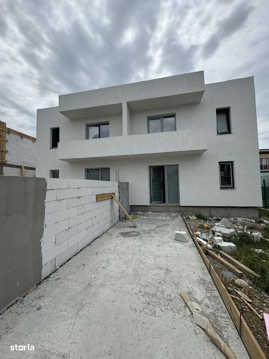 Chirie Casa in Duplex Mioveni, P+E, Fond 2026, pretabil afacere