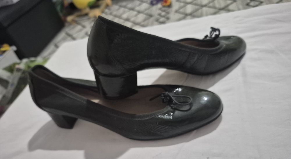 Pantofi eleganți de dama