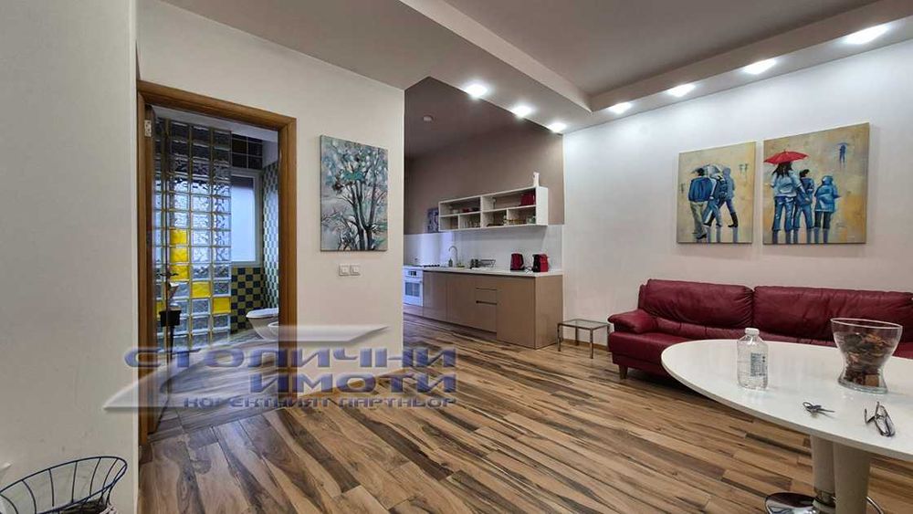 Дава се под наем Едностаен апартамент в София, Център - 60 кв.м за 765 € - Снимка #2