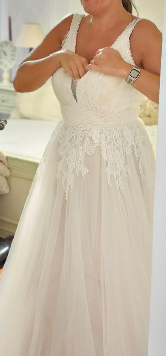 Vand sau inchiriez rochie mireasa noua marimea sm
